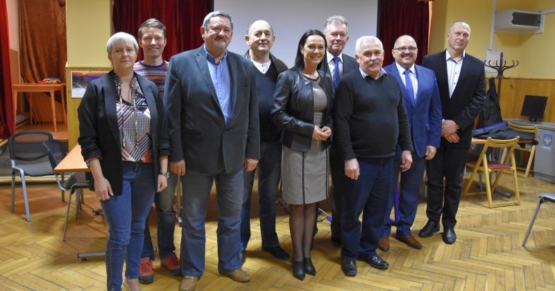 Wójt Sylwia Cieślar, zastępca wójta Rafał Glajcar, przewodniczący rady Karol Lipowczan, radny i sołtys jednocześnie Karol Macura, radna Magdalena Samosiuk, przedstawiciele rady sołeckiej